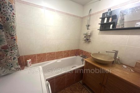 Location Appartement 2 pièces 44m² HYERES 83400 - Photo 5