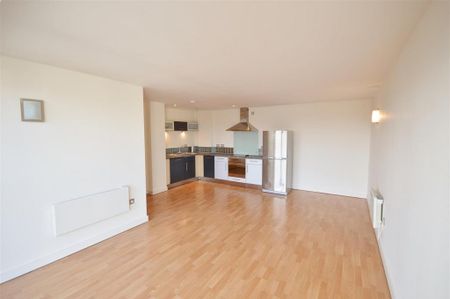 2 bedroom apartment to rent - Photo 2