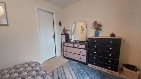 3 bedroom semi-detached house to rent - Photo 4