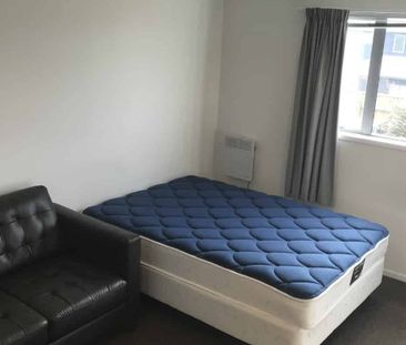 Modern Studio Room - Photo 2