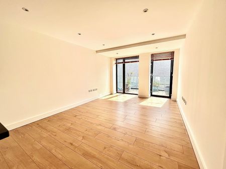 Anton House, Station Road, Chingford E4, London - Photo 3