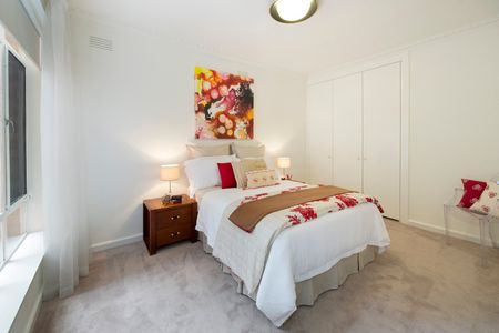 1/2B Fernhurst Grove, Kew VIC 3101 - Photo 2