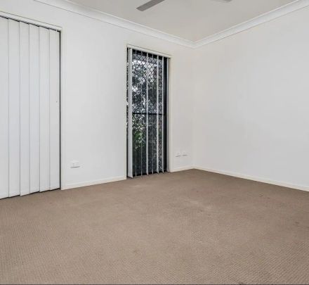 2/31 Water Street, Kallangur QLD 4503 - Photo 1