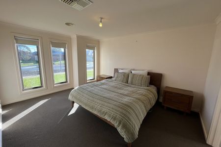 Stunning Family Home - Photo 5