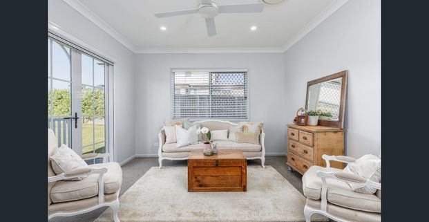 A Home of Distinction - Where Elegance Meets Everyday Life - Photo 1