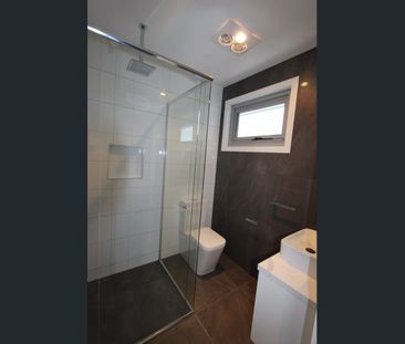 Spacious townhouse! - Photo 3