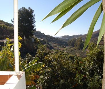 A delightful two bedroomed villa for WINTER RENTAL in the countryside close to Torrox Village. - Photo 2