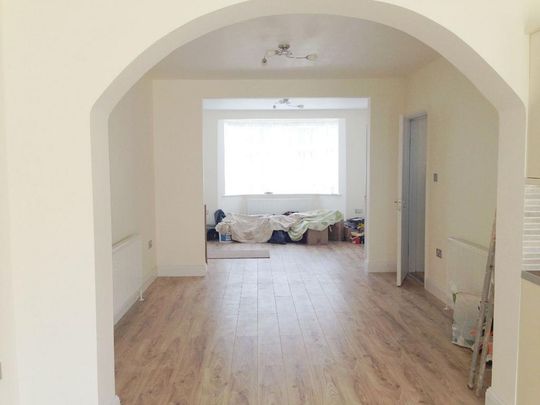 4 bedroom semi-detached house to rent - Photo 1