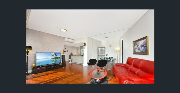 Spectacular 2 Bedroom Apartment - Photo 1