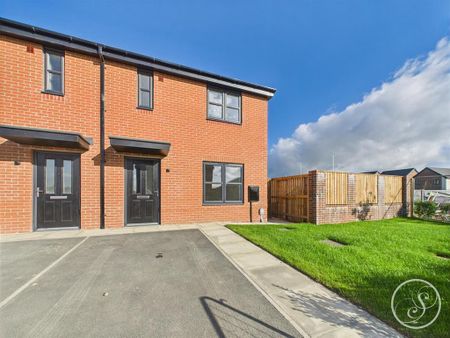 3 bedroom semi-detached house to rent - Photo 2