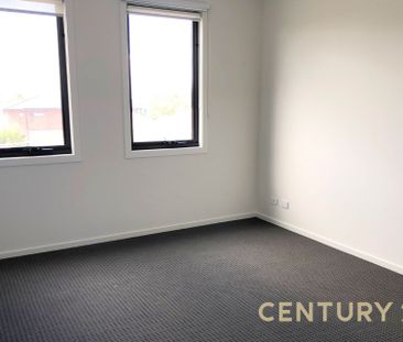 Spacious & Stylish Living in Prime Dandenong Location - Photo 3