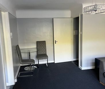 1 Bed Flat, Cuckmere Lane, SO16 - Photo 2