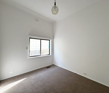 Character Home in Central Geelong - Photo 2