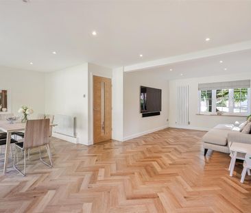 To Let 5 Bed House - Detached - Photo 1