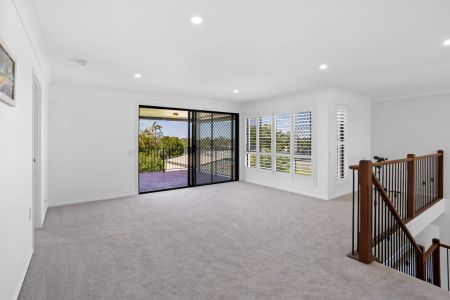 Spacious Double-Storey Family Home in a Quiet Crescent – Room for the Boat, Caravan & More CONTACT JULIE SYKES 0438 050 110 - Photo 3