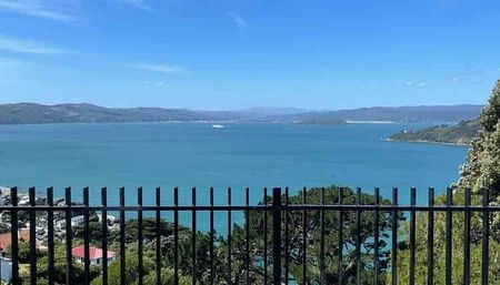 Stunning Harbour View 1BR Flat! - Photo 3