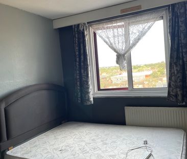 Room in a Shared Flat, Adams Road, N17 - Photo 2