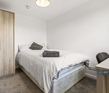 1 bedroom in a house share to rent - Photo 3