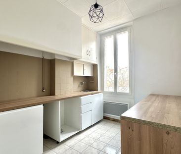 Location Appartement 1 pièce 31m² MARSEILLE 4ème - Photo 2