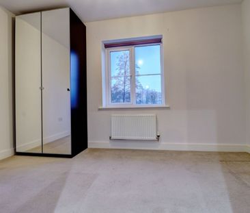 4 bedroom mid terraced house to rent - Photo 6