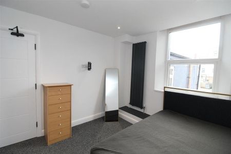 6 bedroom house to rent - Photo 3