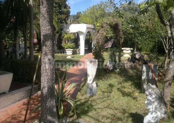 Villa a schiera via Bregoscia, 29, Marina Verde, Renella, Montignoso