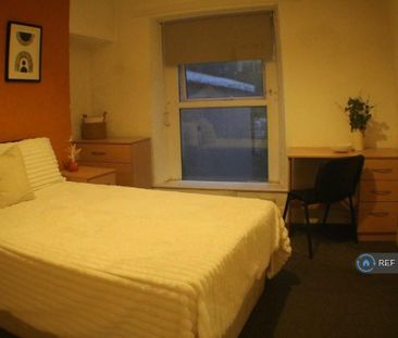 1 bedroom in a house share to rent - Photo 4