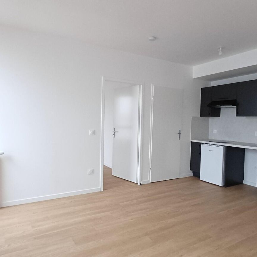 location Appartement T2 DE 38.86m² À ARPAJON - Photo 1