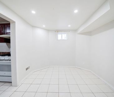 For Lease - 5 Claresholme Drive, Toronto, Ontario - Photo 5