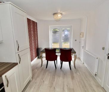 4 bedroom detached house to rent - Photo 5