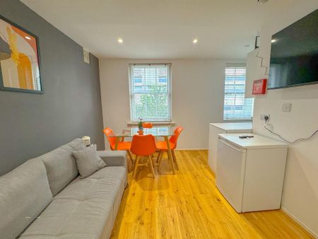 1 bedroom flat to rent - Photo 2