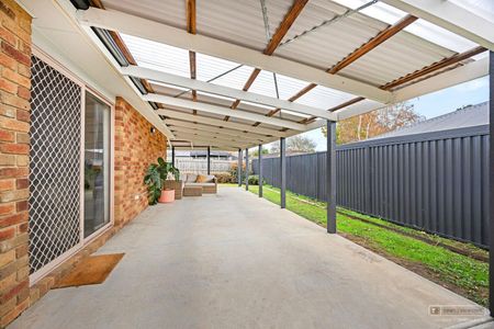 Immaculate Family Living in Gateway Estate - Photo 3