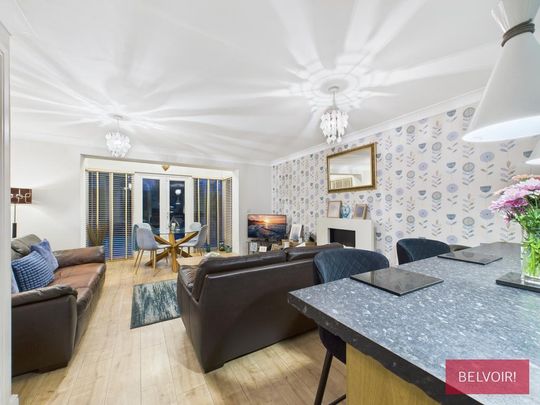 4 bedroom flat to rent - Photo 1