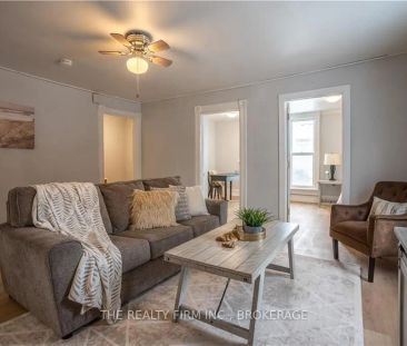 Detached Home For Lease | X8286178 - Photo 6