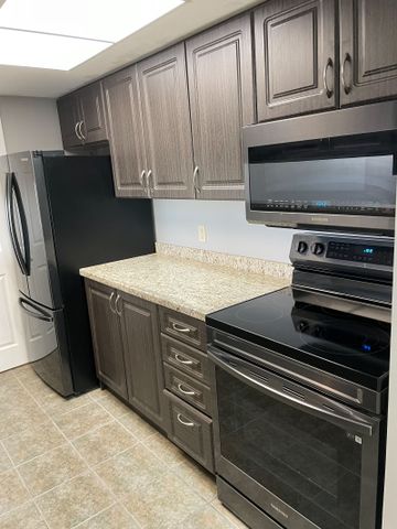 For Lease - 75 Ellen Street Unit# 508, Barrie, Ontario - Photo 3