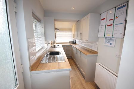 1 bedroom in a house share to rent - Photo 3