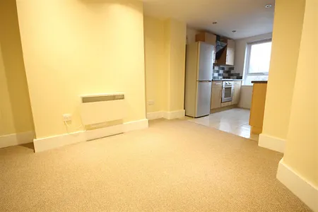 1 bedroom Apartment to let - Photo 3