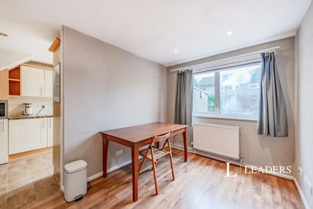 3 bedroom terraced house to rent - Photo 2