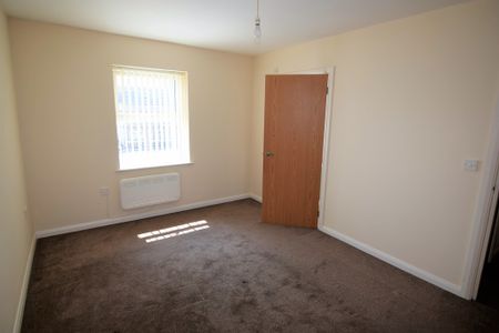 To Let 2 Bed Apartment - Photo 2