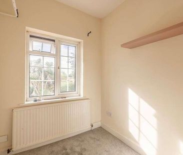 Cippenham Lane, Slough, SL1 - Photo 2