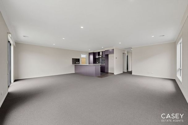 16 Kenmore Way, Clyde North - Photo 1