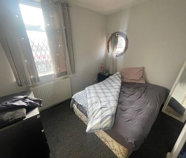 Star Cottage, Luptons Buildings, Tong Road, Leeds - Photo 2