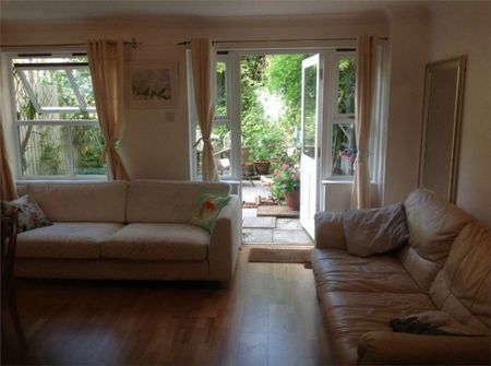 3 Bed - Louisa Close, London - Photo 4