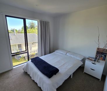 Sunny 2 Bedroom 2 Bathroom with one parking space near new family home - Photo 3