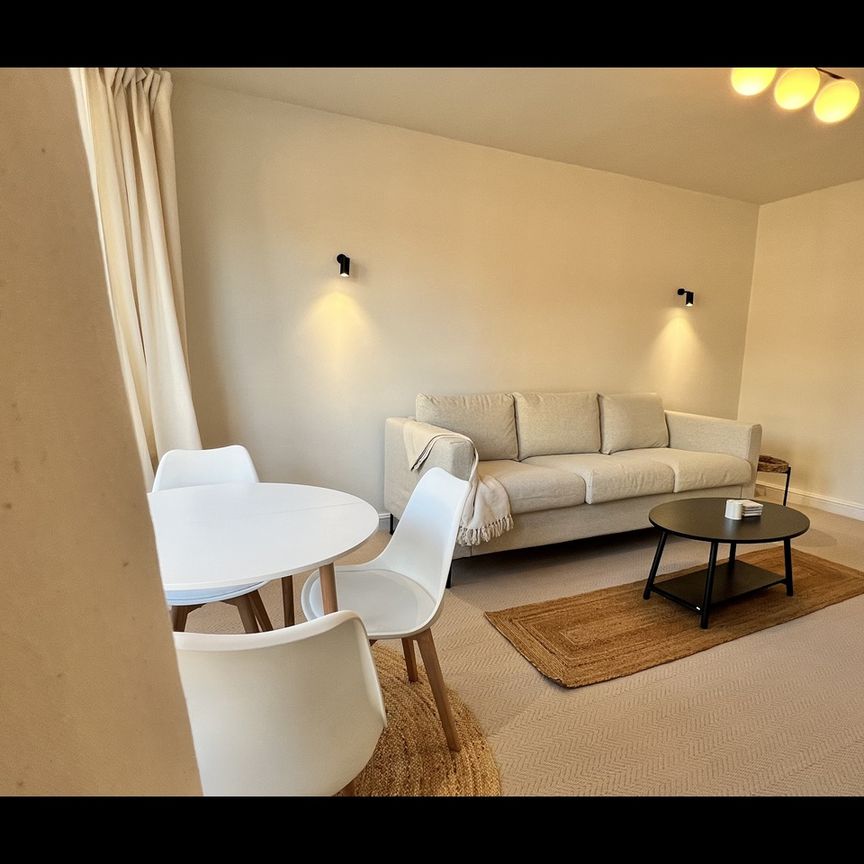 3 Bed Flat, Scotstoun, G14 - Photo 1