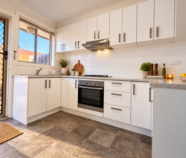 Low-Maintenance Living in the Heart of Mordialloc! - Photo 3