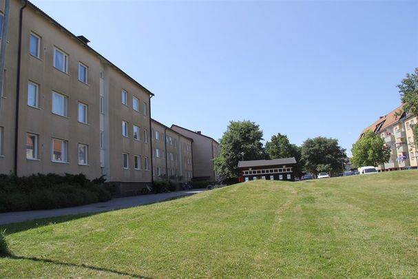 Snevringevägen 53 B - Foto 1