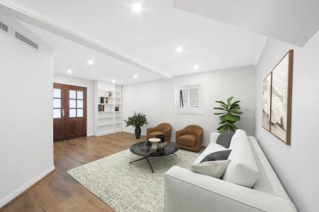 Designer Family Home Of Space And Sophistication - Photo 2