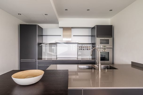 PRESTIGIOSO ATTICO CON ROOF TERRACE - Foto 1