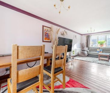 3 bedroom detached house to rent - Photo 3